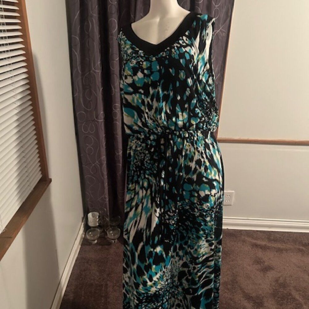 Emma & Michele Black/Blue/ Green V-neck sleeveless tie waist dress, size XL